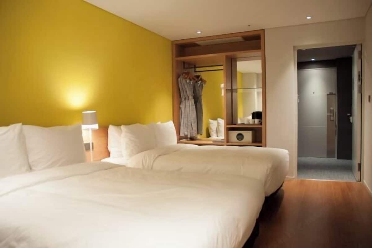 2 bedrooms, in-room safe, free WiFi