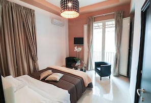 Quadruple Room | Desk, soundproofing, free WiFi - Terrazza Partenopea (Naples)