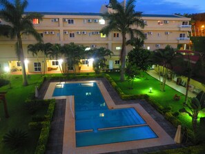 Outdoor pool - Hotel Castelo Branco (Chimoio)