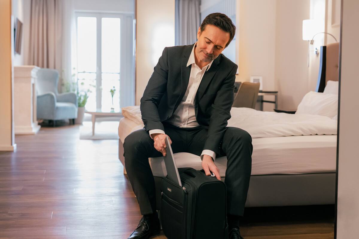 classic double room, harbour view | hypo-allergenic bedding, minibar, in-room safe, desk