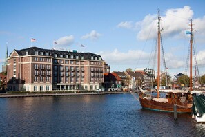 المنشأة من الخارج