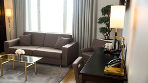 Suíte, sauna seca | Frigobar, escrivaninha, cortinas blackout, quartos à prova de som