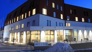 Exterior - Hotel Red And Green (Narpes)