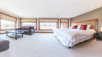 Room, 5 Bedrooms (With 4 Bathroom) | 5 bedrooms, desk, free WiFi, bed sheets