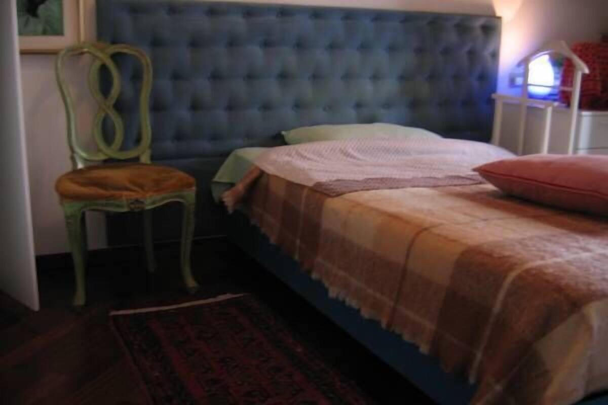 Doppelzimmer, Balkon (with external bathroom)