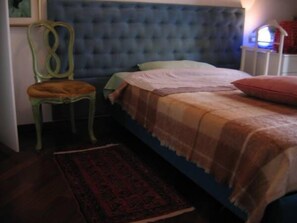 Double Room, Balcony (with external bathroom) | Meja, Wi-fi percuma 