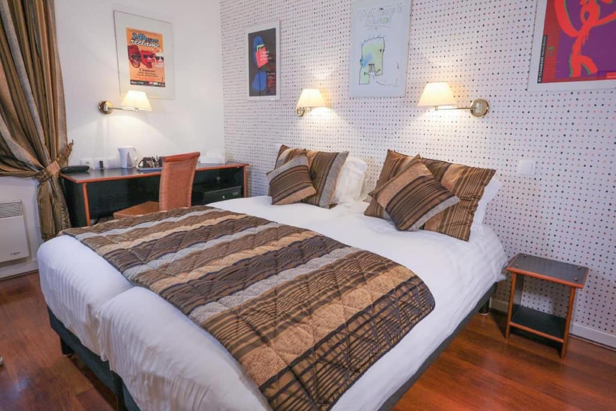 Comfort-Zimmer | Hochwertige Bettwaren, Daunenbettdecken, Select-Comfort-Betten, Minibar