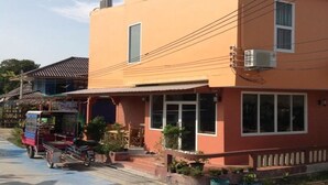 Property entrance - Palm Inn Lipe (Satun)