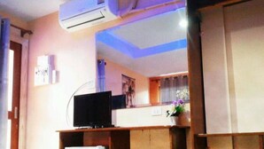 In-room safe, WiFi (free) - Palm Inn Lipe (Satun)