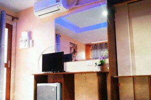 In-room safe, free WiFi