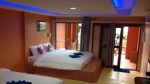 Family Quadruple Room | In-room safe, WiFi (free) - Palm Inn Lipe (Satun)