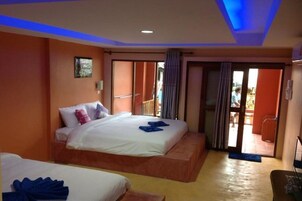 Family Quadruple Room | In-room safe, free WiFi