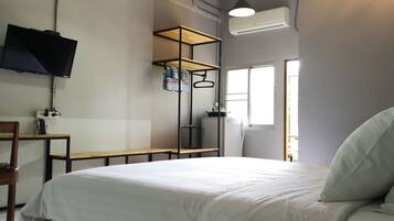 Quarto standard, 1 cama King | Escrivaninha, ferros/tábuas de passar roupa, Wi-Fi de cortesia