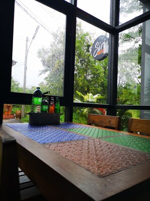 Lunch, dinner, brunch served; Thai cuisine  - Siri Guesthouse at Suratthani (Surat Thani)