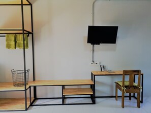 Standard Room | Desk, iron/ironing board, free WiFi, bed sheets - Siri Guesthouse at Suratthani (Surat Thani)