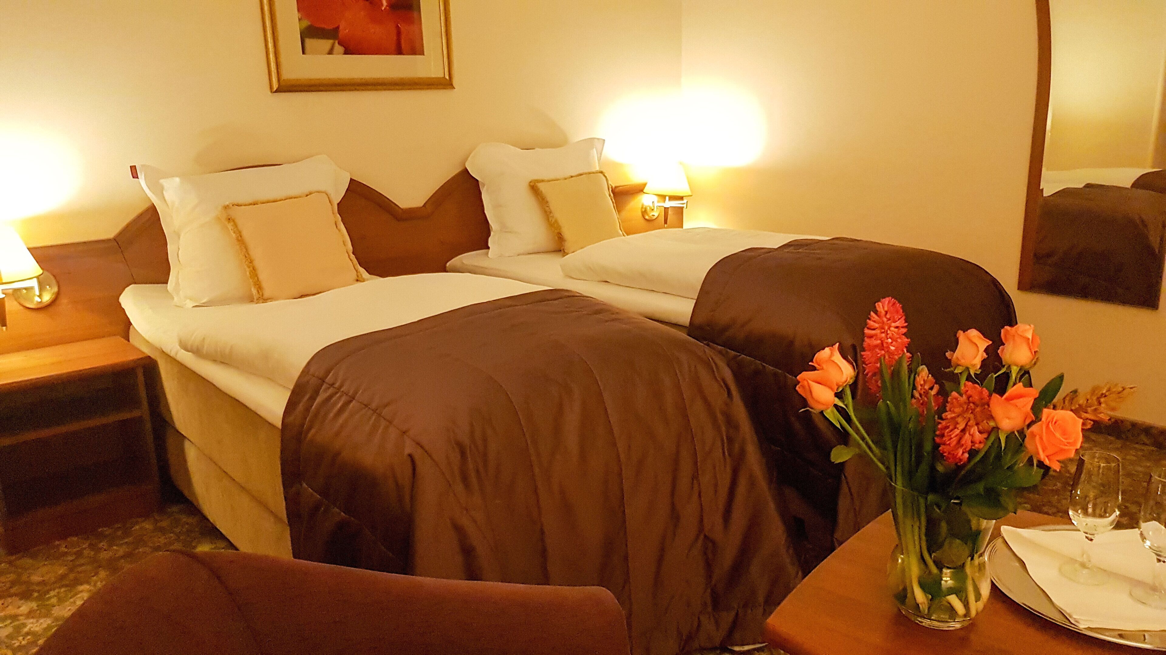 classic twin room, 2 single beds, pool access | premium bedding, in-room safe, desk, soundproofing
