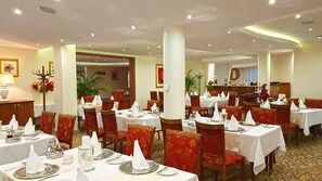Breakfast, lunch, dinner served; international cuisine  - Hotel Amaryllis (Swarzedz)