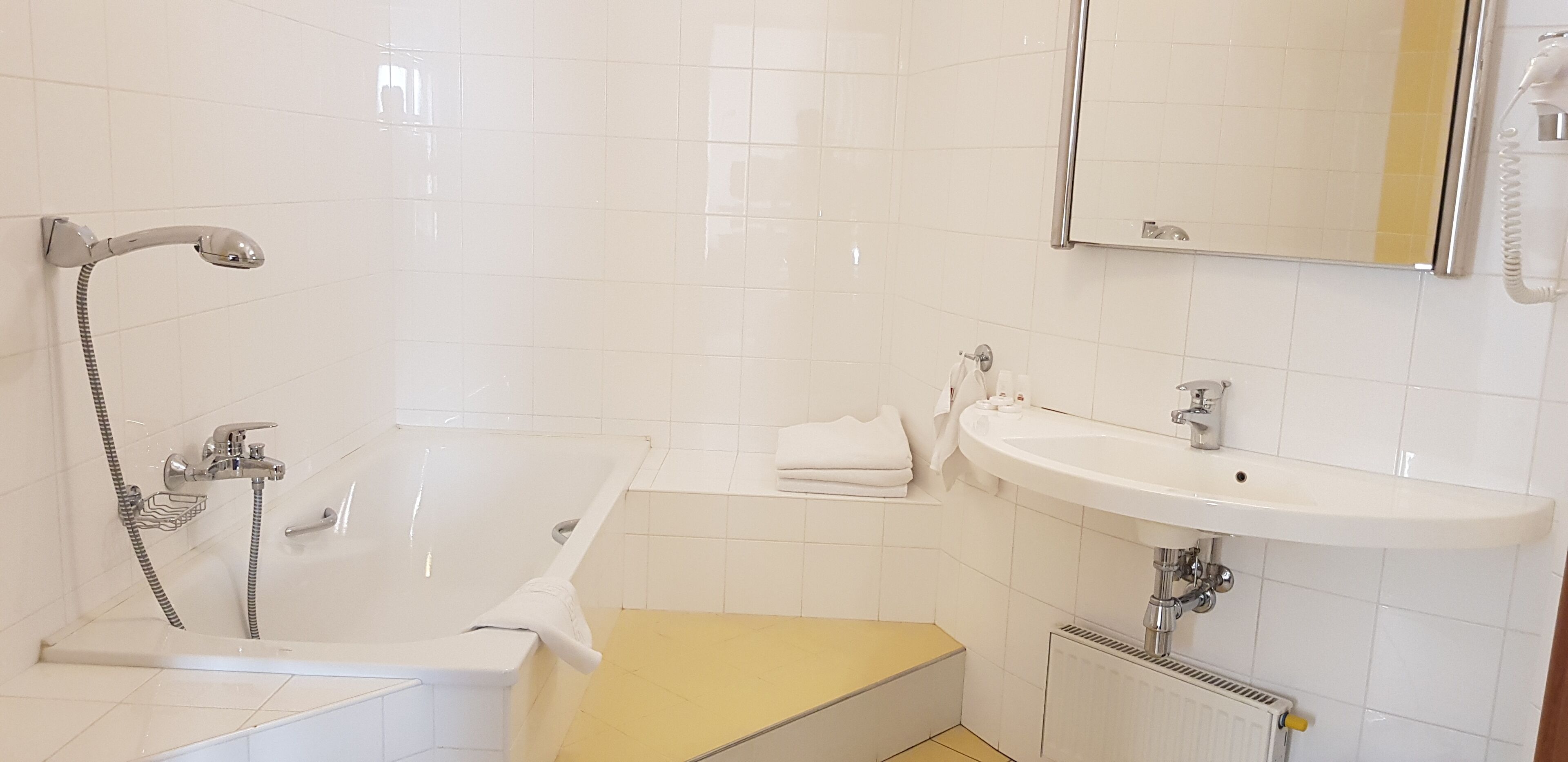 apartment | bathroom | free toiletries, hair dryer, towels