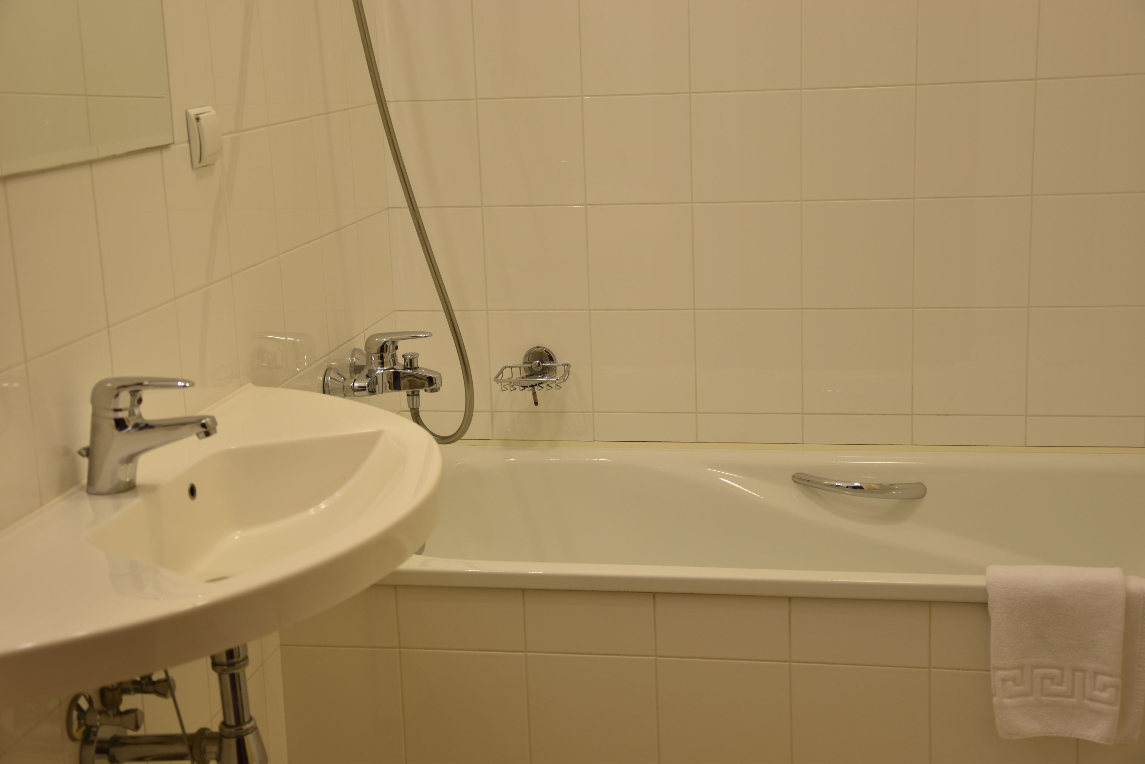 triple room | bathroom | free toiletries, hair dryer, towels