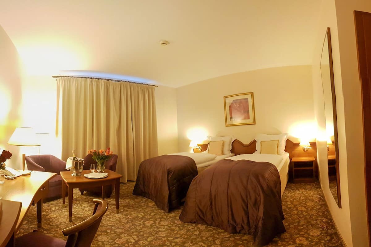 classic twin room, 2 single beds, pool access | premium bedding, in-room safe, desk, soundproofing