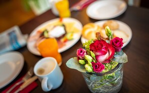 朝食 (ビュッフェ)、毎日提供 (有料)