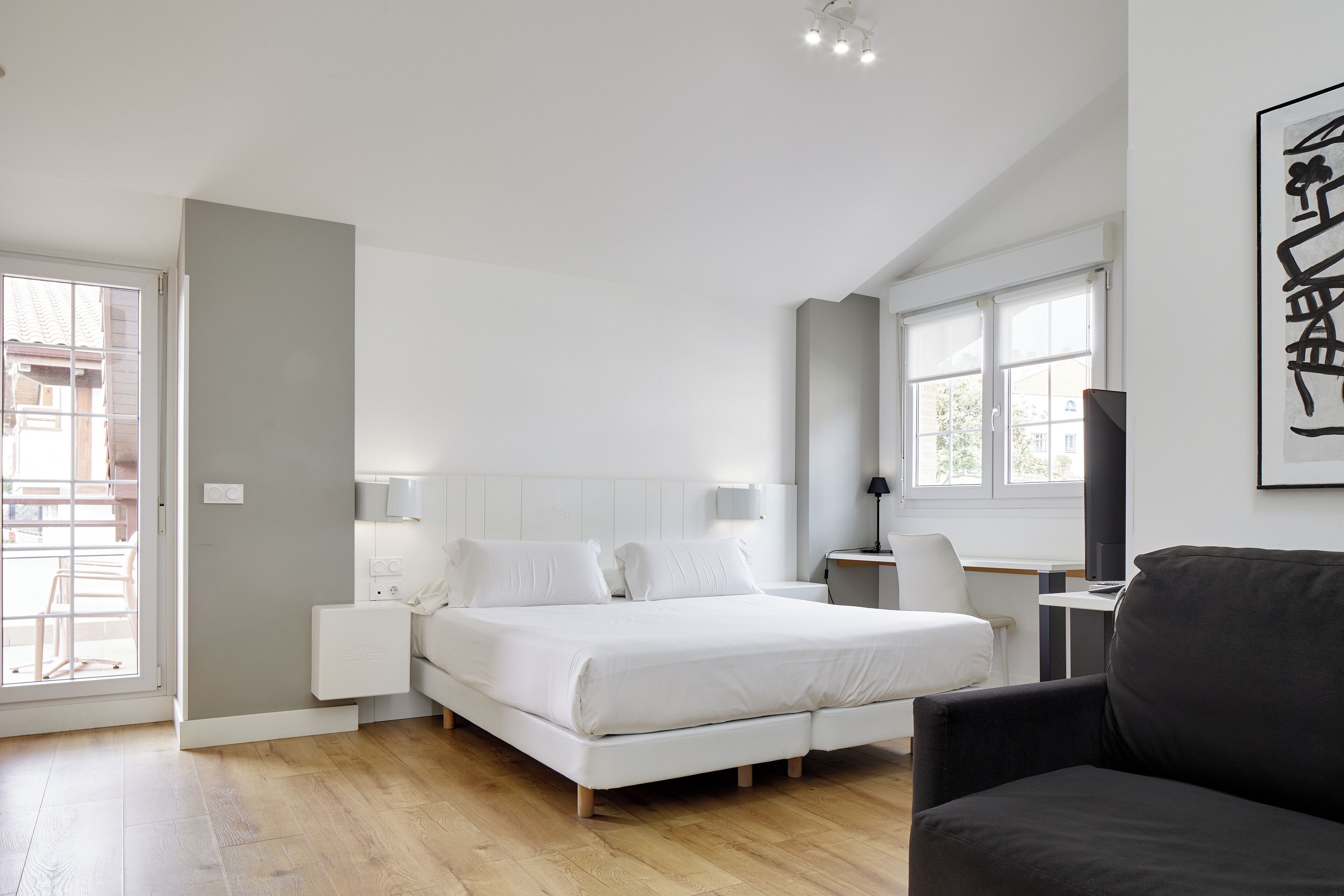 Superior Double or Twin Room, Terrace | Minibar, in-room safe, desk, laptop workspace