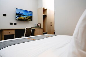 Deluxe Double Room, Non Smoking (Twin) | Desk, free WiFi