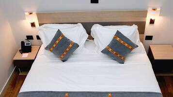 Junior Double Room | Desk, free WiFi