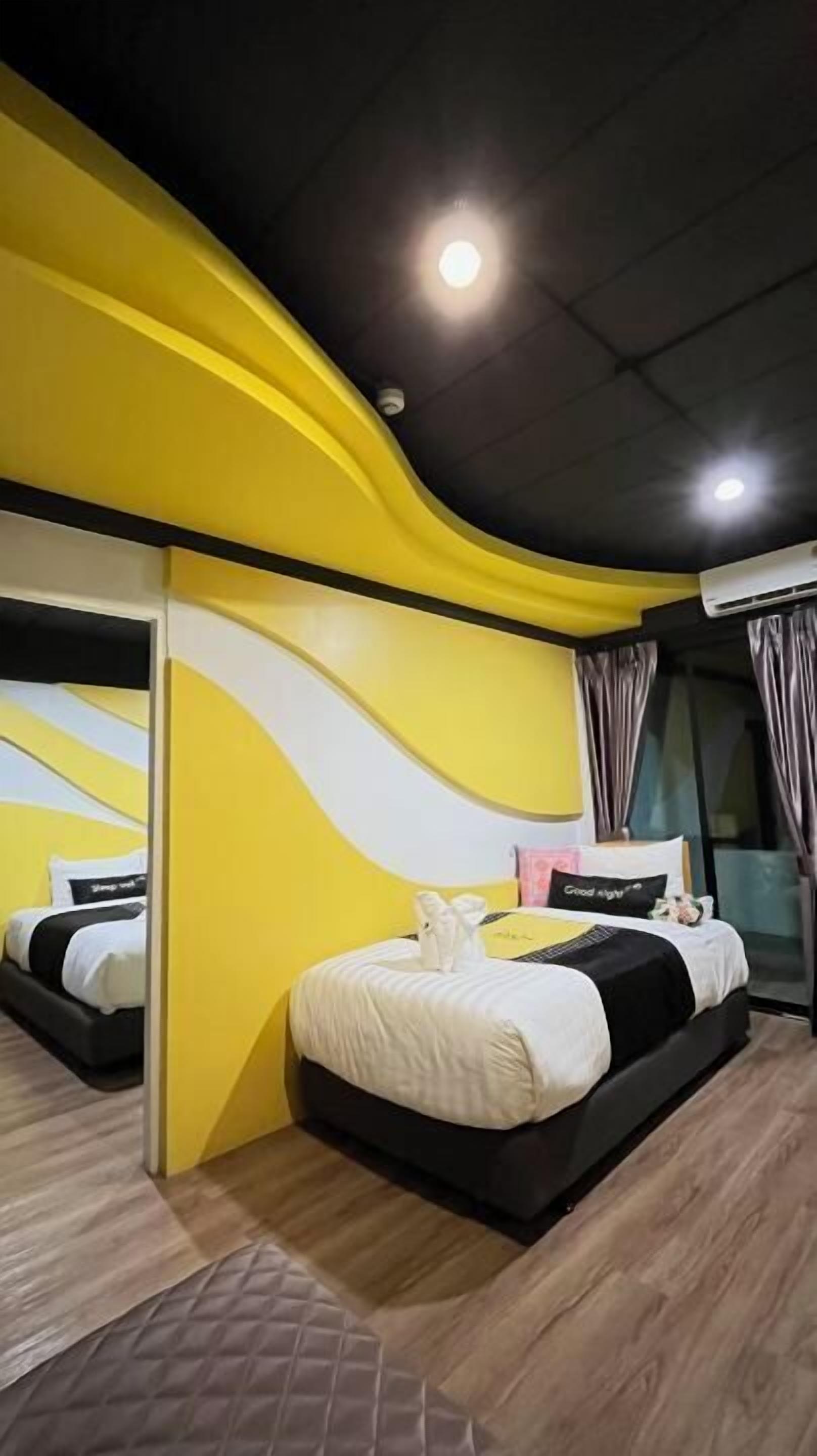 Triple Room | In-room safe, individually decorated, blackout drapes, free WiFi