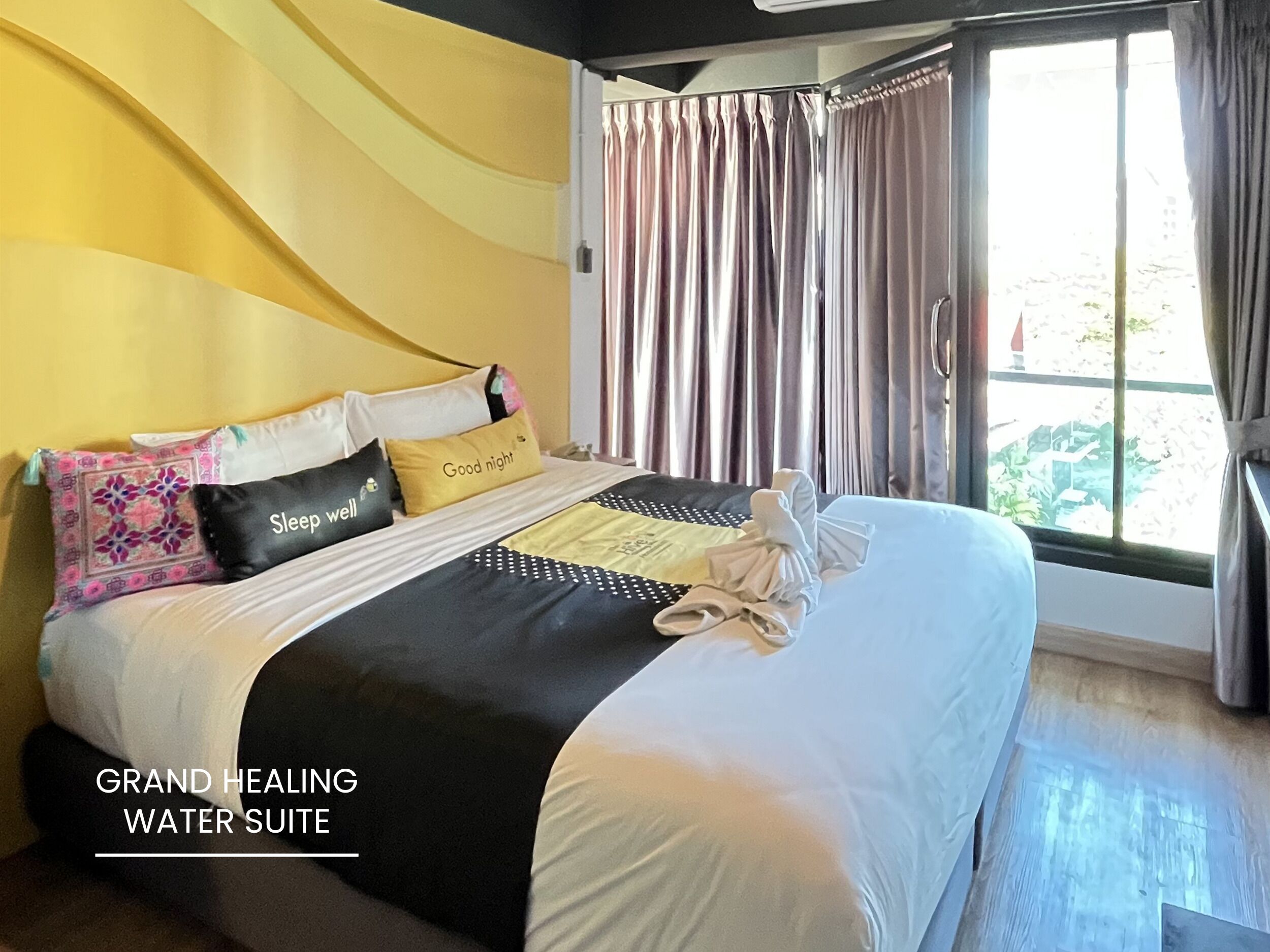 Grand Healing Water Suite | In-room safe, individually decorated, blackout curtains, free WiFi
