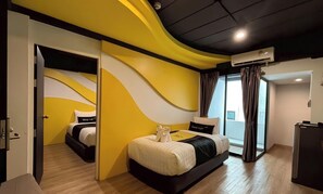 Triple Healing Water Suite | Peti besi dalam bilik, dihias secara berasingan 