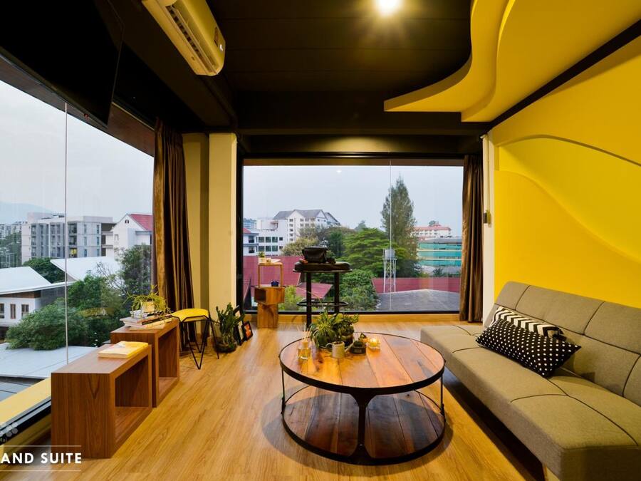 Smart TV 42 polegadas com canais digitais, TV, Netflix