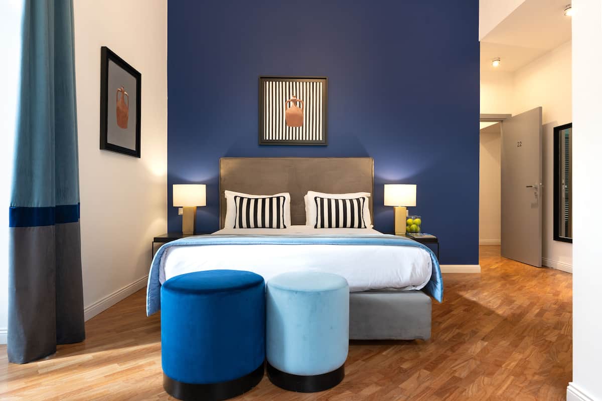 Egyptian cotton sheets, premium bedding, down comforters, pillowtop beds