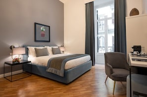 Deluxe-Doppel- oder -Zweibettzimmer, Balkon | Bettwäsche aus ägyptischer Baumwolle, hochwertige Bettwaren
