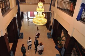 Lobby - Kenenisa Hotel (Addis Ababa)