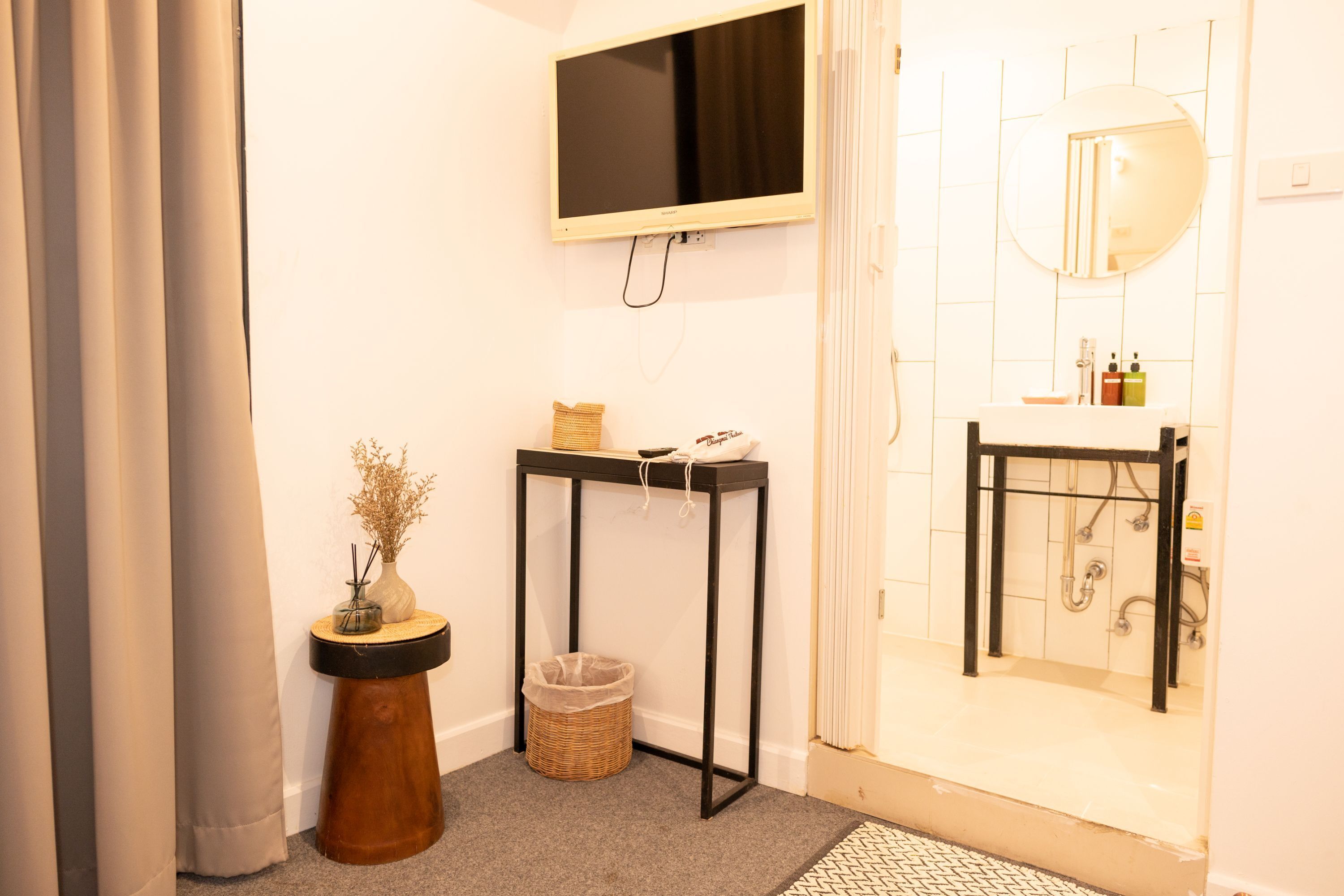 economy twin room | 1 bedroom, desk, blackout curtains, free wifi