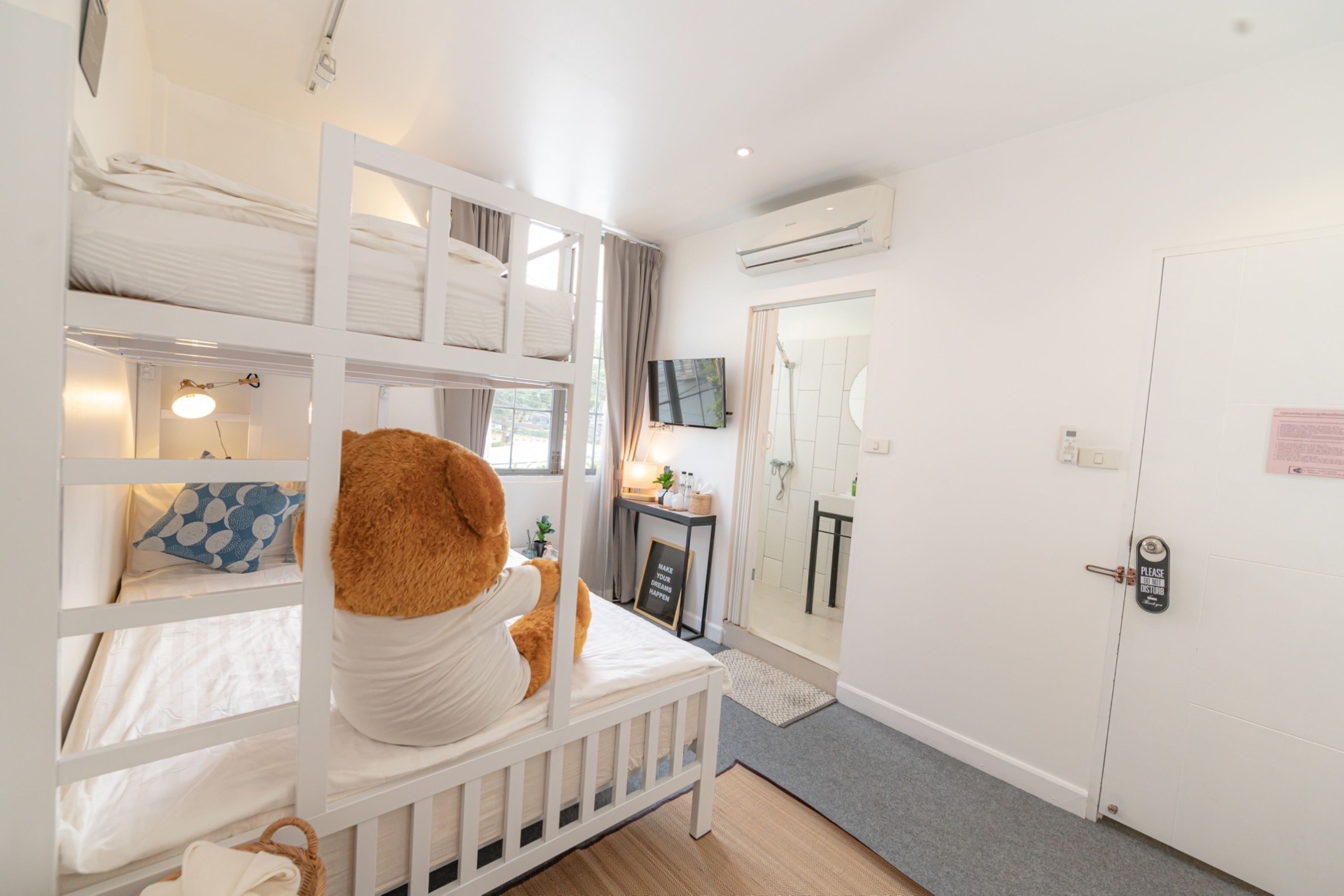 triple room | 1 bedroom, desk, blackout curtains, free wifi