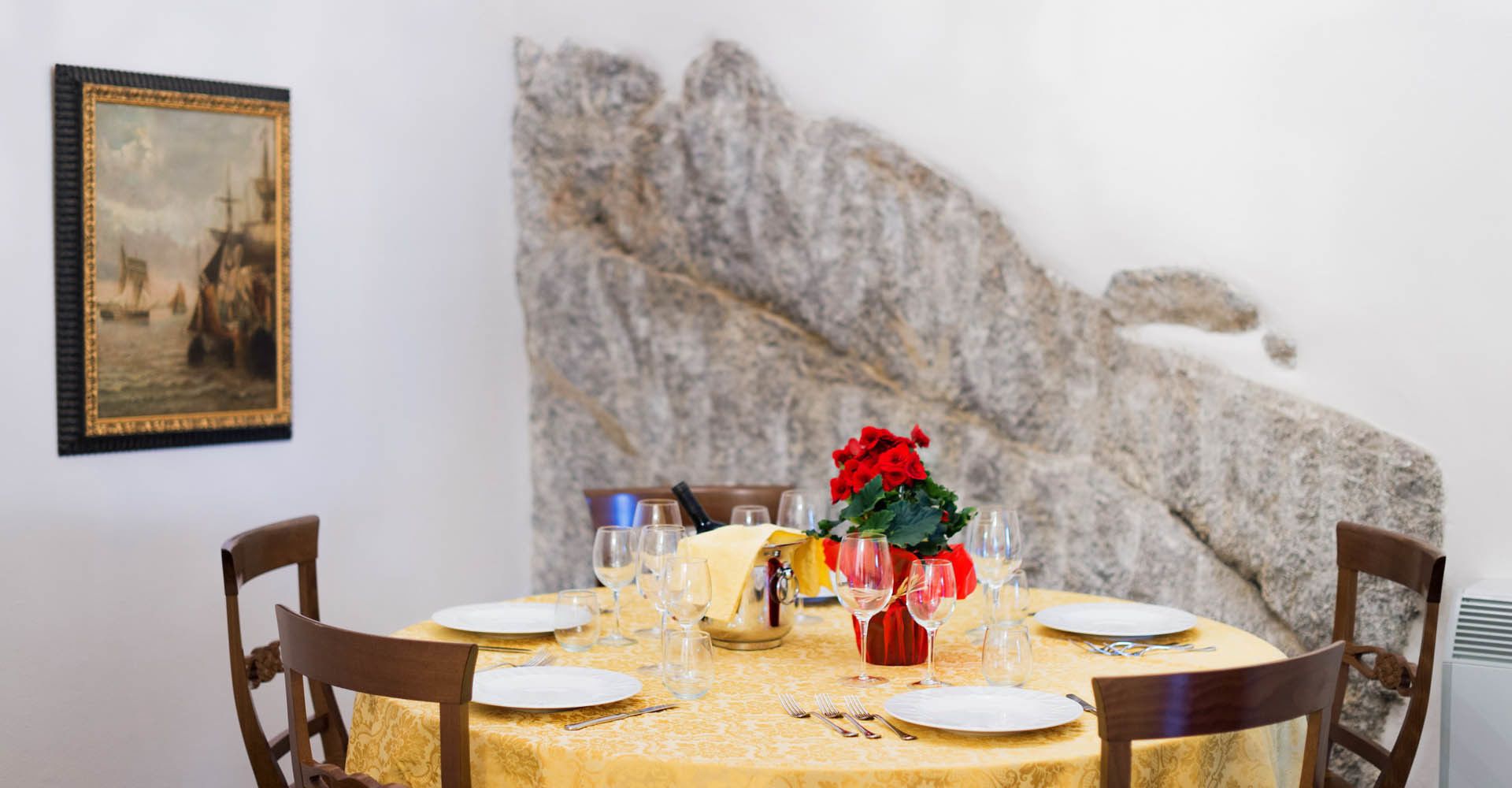 breakfast, lunch, dinner served; local cuisine, al fresco dining