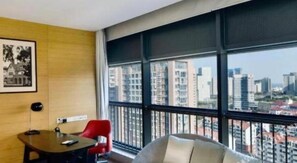 電視、iPod 底座、MP3 底座