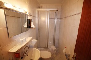 Kahden hengen comfort-huone | Kylpyhuone