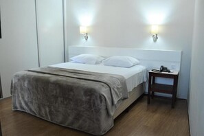 1 bedroom, premium bedding, pillowtop beds, desk - La Residence Flat Hotel (Goiania)