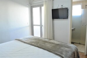 Standaard appartement | 1 slaapkamer, luxe beddengoed, pillowtop-bedden, een bureau