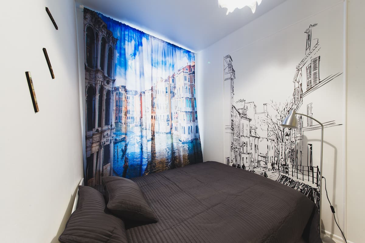 Design Studio | Hypo-allergenic bedding, soundproofing, iron/ironing board, free WiFi