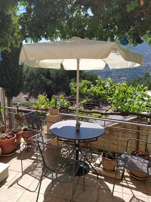 Estudio Confort, 1 cama de matrimonio con sofá cama | Terraza o patio