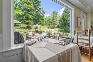 Free daily full breakfast