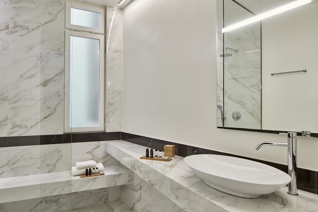 shower, free toiletries, hair dryer, slippers