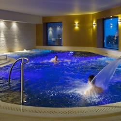 Sauna, hot tub, steam room, Turkish bath/hammam, body treatments