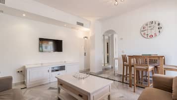 Appartement, 3 chambres, 2 salles de bains | Salle de séjour