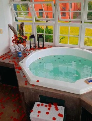 Körperbehandlungen, Maniküre und Pediküre