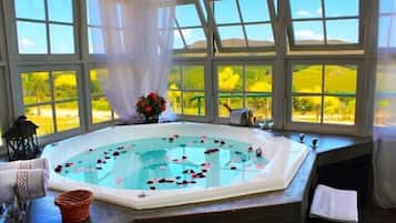 Indoor spa tub